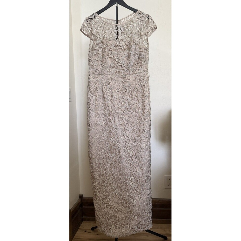 Adrianna Papell Champagne Corded Lace Evening Gown 16 Plus Column Maxi Taupe